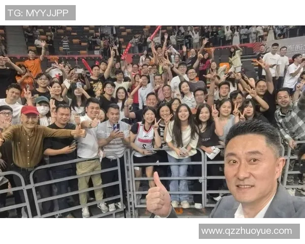 与足球明星亲密合影的创意模板分享,记录下难忘瞬间的最佳选择